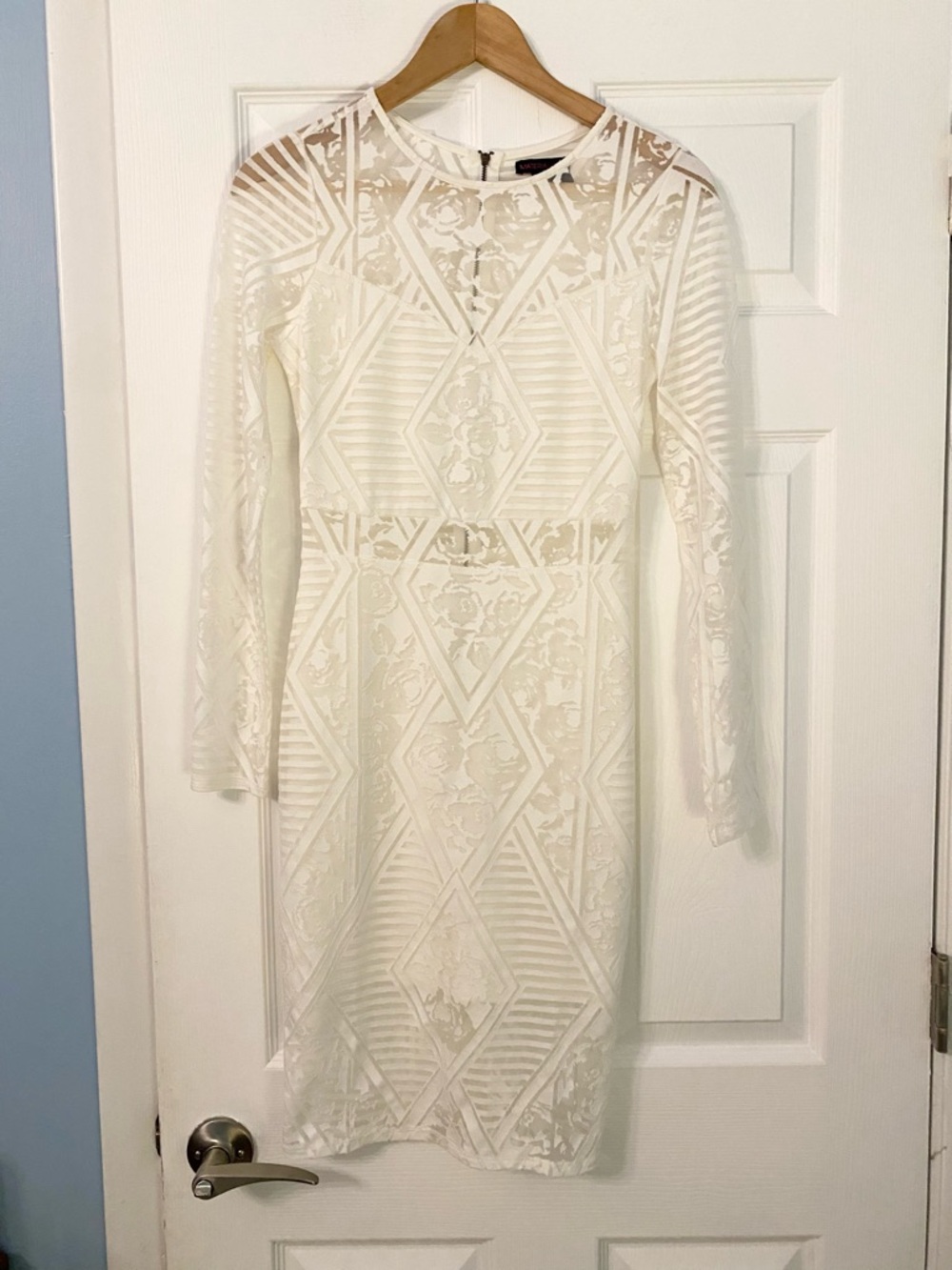 Material Girl White Lace Stretchy Long Sleeve Sheath Dress